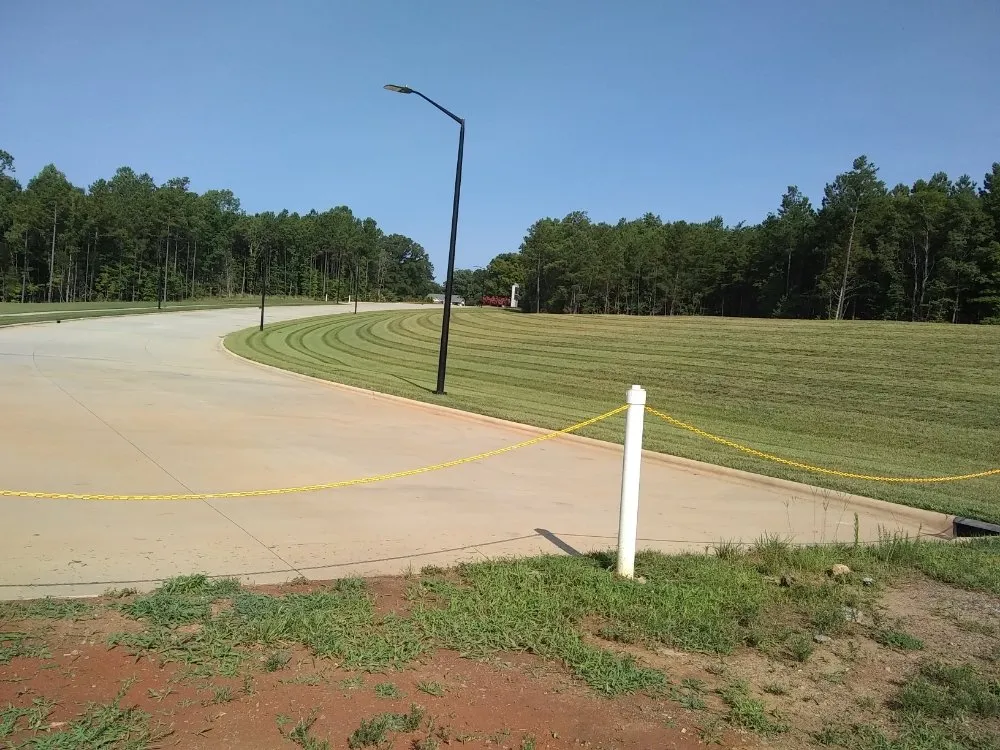 Local yard maintenance in Troutman, NC - Creative Cuts