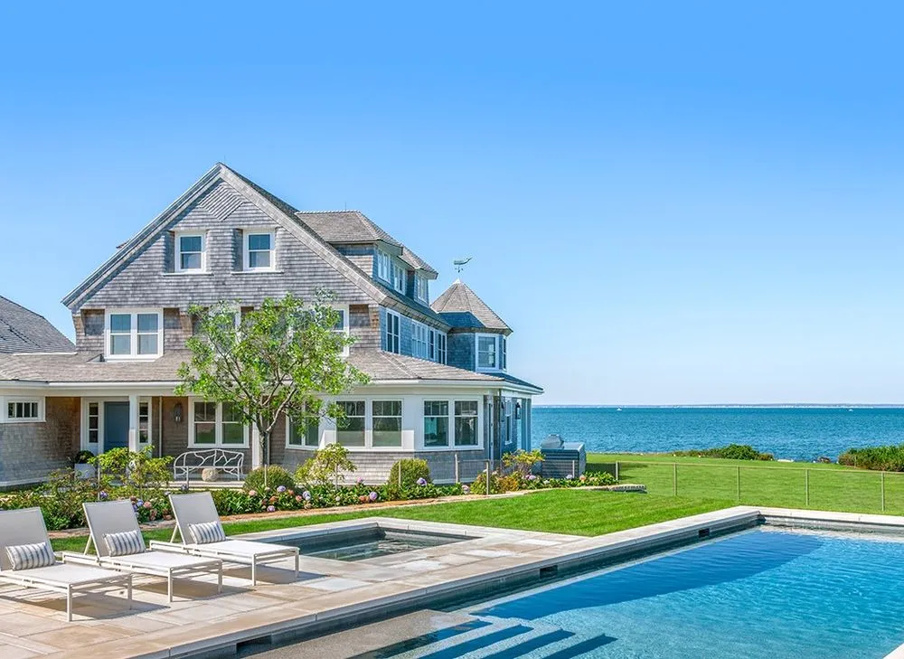 Affordable landscaping services experts serving East Hampton, NY - Creative Design Landscapes