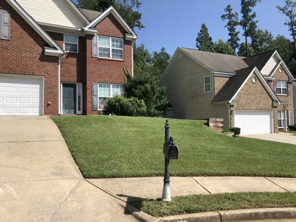 Expert landscape design in Riverdale, GA by Creative Designz Landscaping & Home Improvement