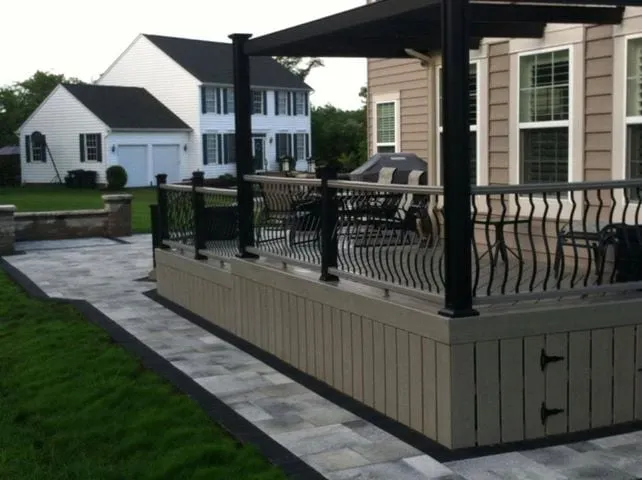 Expert lawn care service experts serving Columbus, OH - Creative Earthscapes Inc, Outdoor Living Design and Build