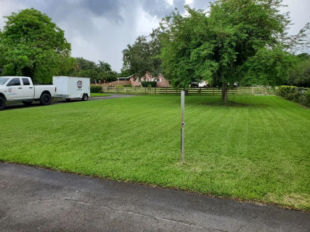 Reliable landscaping services in Coconut Creek, FL - Creative Edge Lawn Maintenance LLC