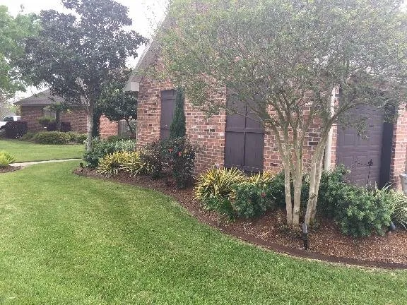 Reliable yard maintenance for outdoor upgrades across Lafayette, LA - Creative Exteriors
