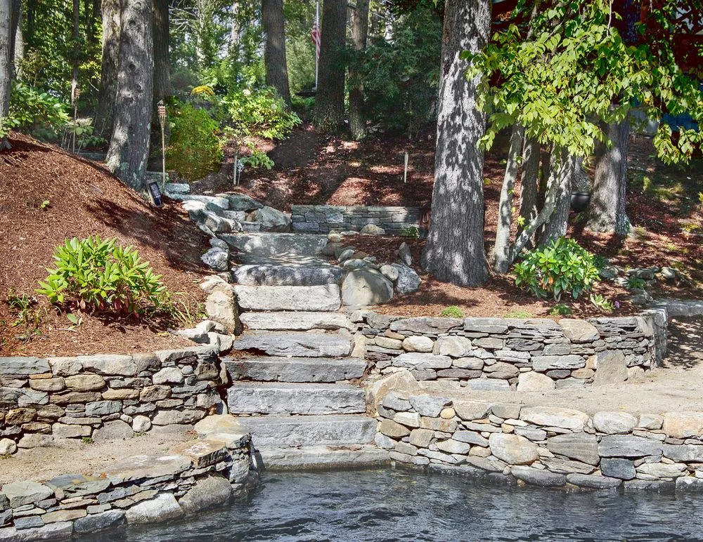 Expert garden landscaping in Vernon, CT - Creative Exteriors