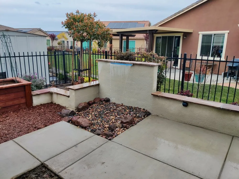 Trusted yard cleanup service for year-round maintenance in Elk Grove, CA by Creative Falls