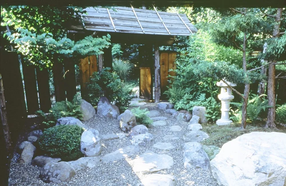 Reliable yard maintenance in Stone Ridge, NY by Creative Gardens
