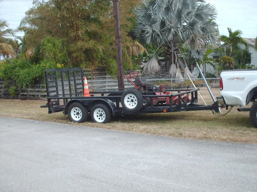 Professional residential landscaping experts serving Palmetto Bay, FL - Creative Greenscapes