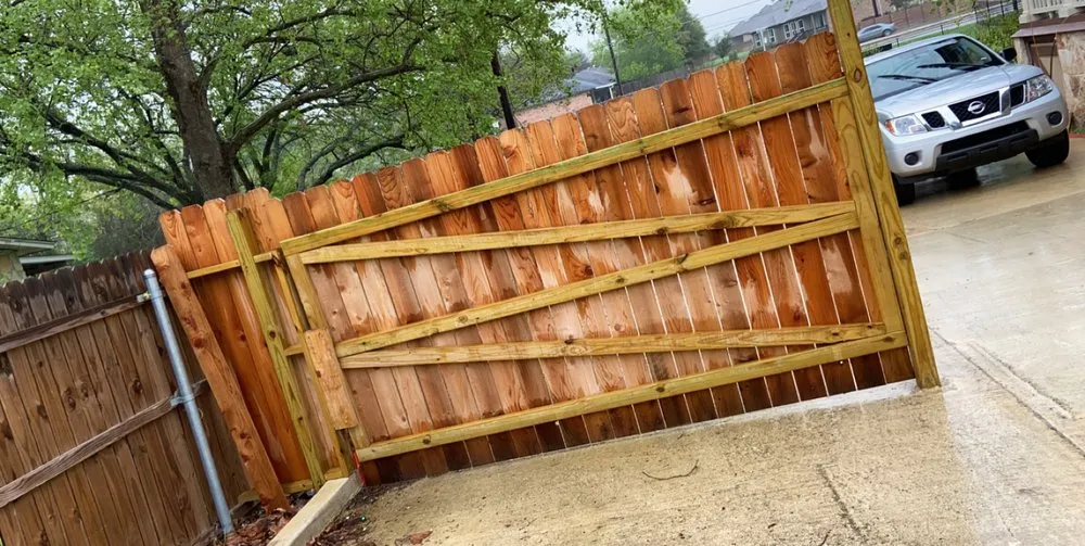 Top-rated yard cleanup service for beautiful yards in New Braunfels, TX by Creative Landscape and Fencing