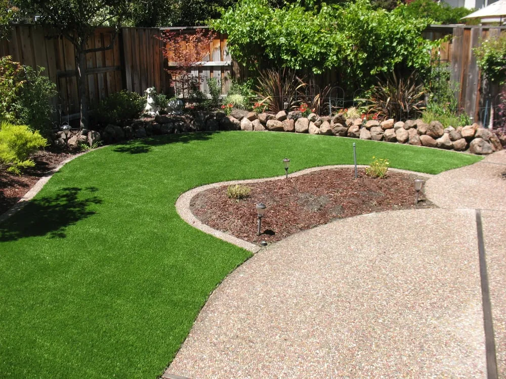 Professional residential landscaping in Antioch, CA by Creative Landscape Borders