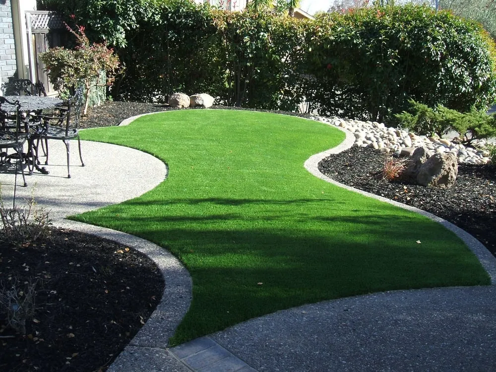 Custom lawn mowing service in Antioch, CA - Creative Landscape Borders