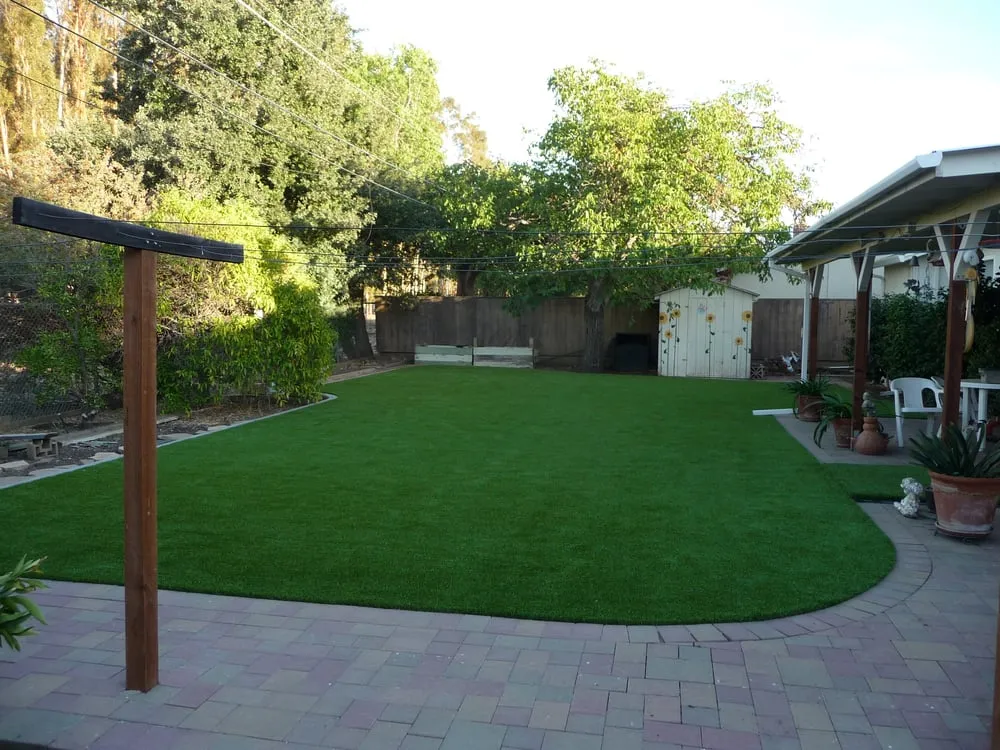 Affordable outdoor landscaping for residential properties in Antioch, CA by Creative Landscape Borders