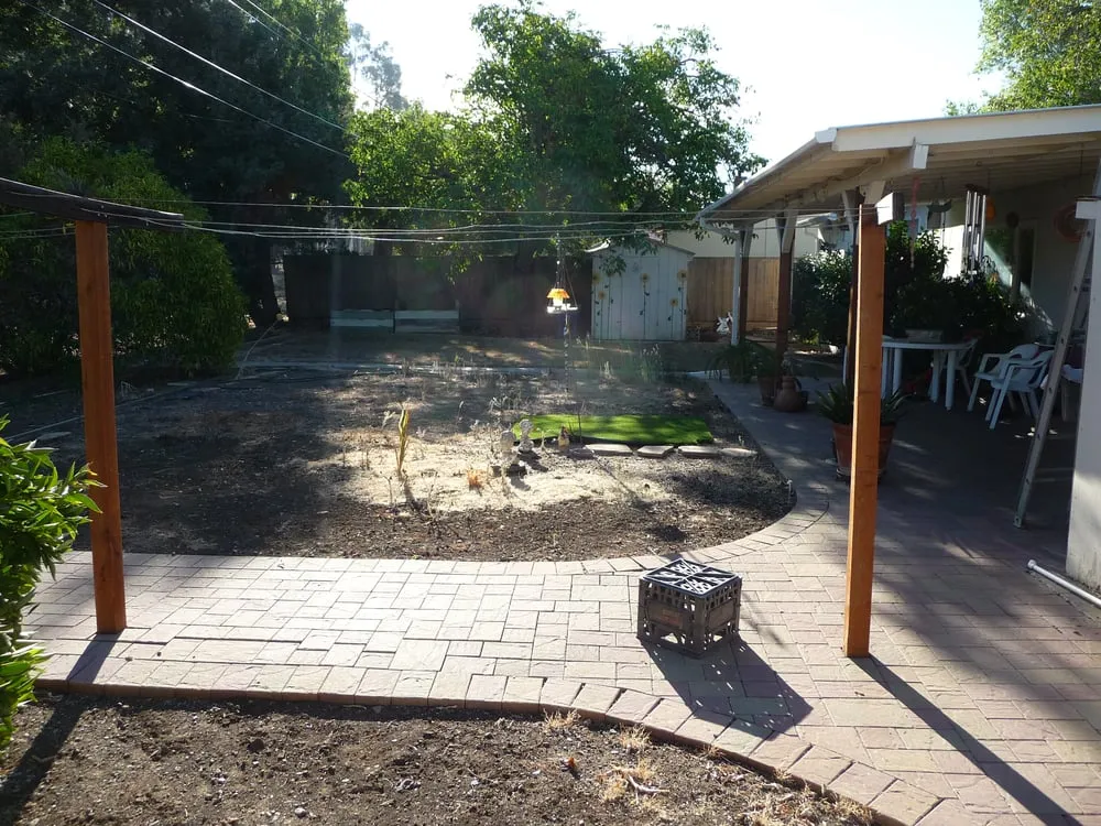 Affordable yard cleanup service experts serving Antioch, CA - Creative Landscape Borders