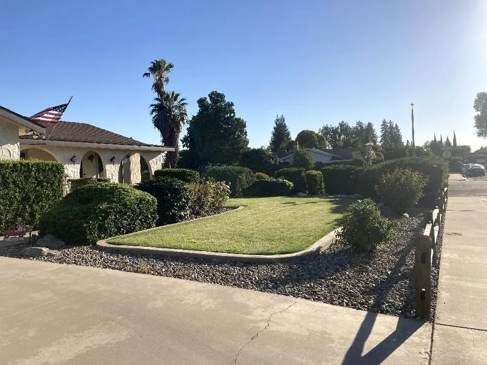 Local yard maintenance experts serving Visalia, CA - Creative Landscape Designs