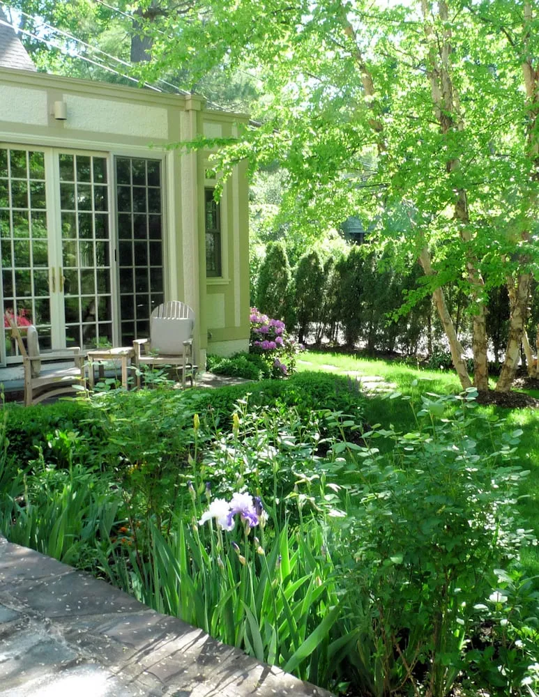 Affordable garden landscaping in Media, PA by CREATIVE LANDSCAPES