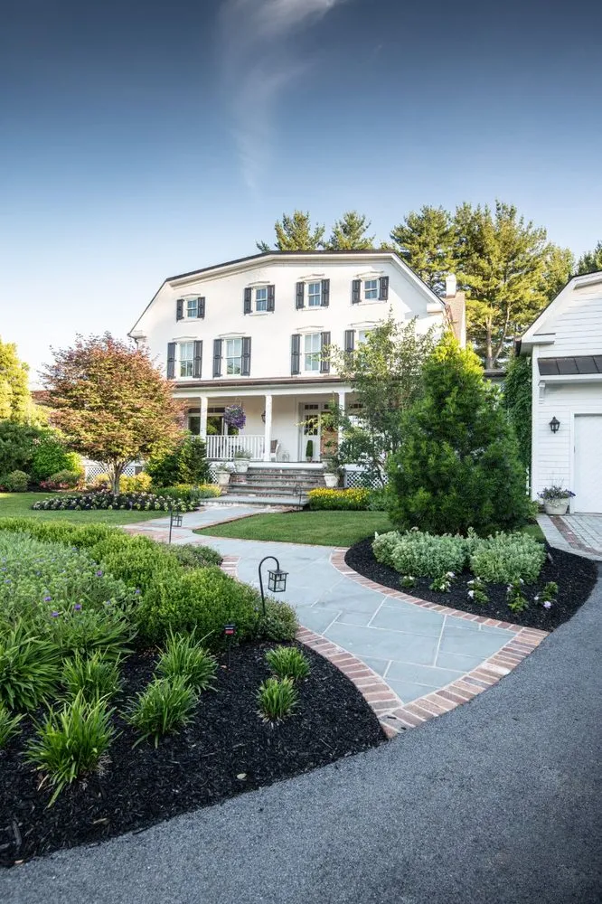 Top-rated garden landscaping in Pike Bath, PA - Creative Landscapes