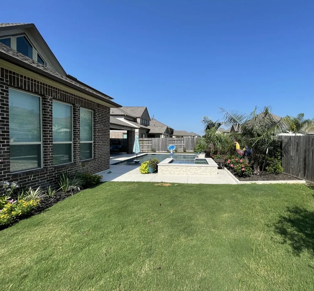 Local garden landscaping experts serving Sugar Land, TX - Creative Landscaping N Irrigation