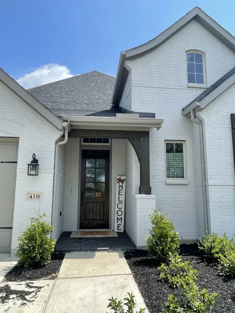 Custom outdoor landscaping in Sugar Land, TX - Creative Landscaping N Irrigation