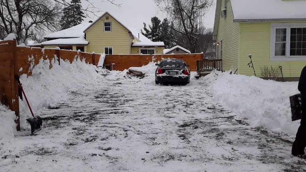 Professional lawn care service experts serving New Bedford, MA - CREATIVE LANDSCAPING