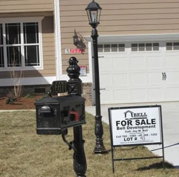 Affordable lawn mowing service for homes in Rossville, GA by Creative Lawn