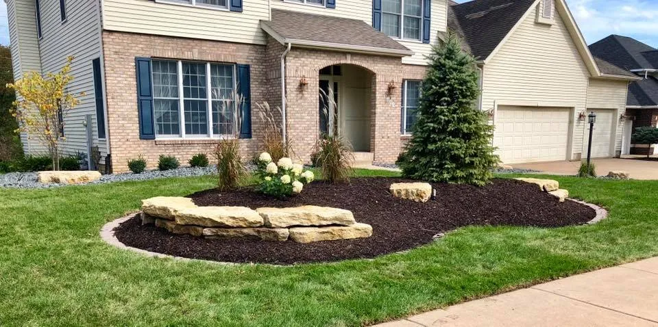 Custom landscaping services in Bettendorf, IA by Creative Outdoors
