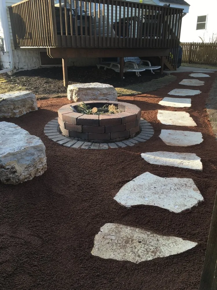 Reliable yard cleanup service in Bettendorf, IA by Creative Outdoors