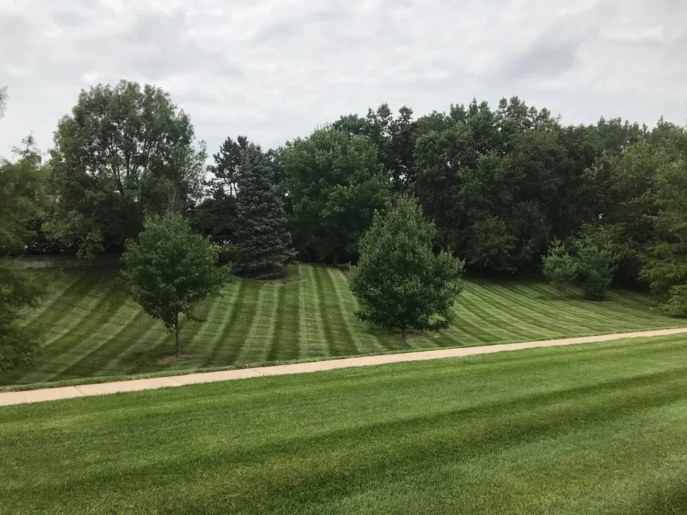 Local yard maintenance in Bettendorf, IA - Creative Outdoors