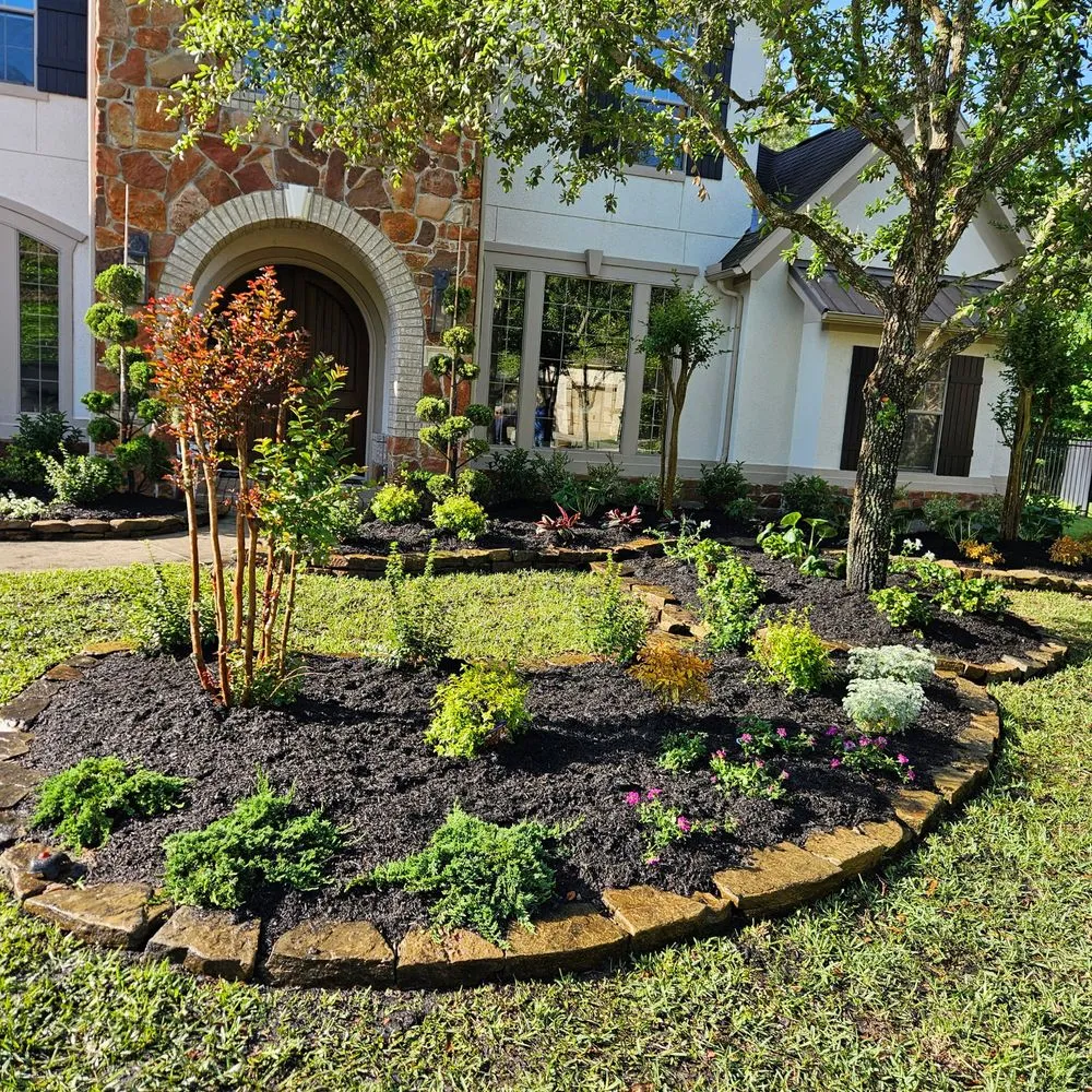 Trusted yard maintenance in Magnolia, TX by Creative Reflections Landscape & Maintenance