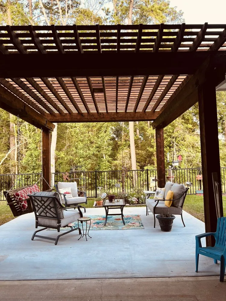 Local outdoor landscaping experts serving Magnolia, TX - Creative Reflections Landscape & Maintenance