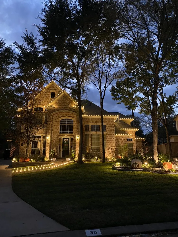 Custom yard maintenance for beautiful yards across Magnolia, TX - Creative Reflections Landscape & Maintenance