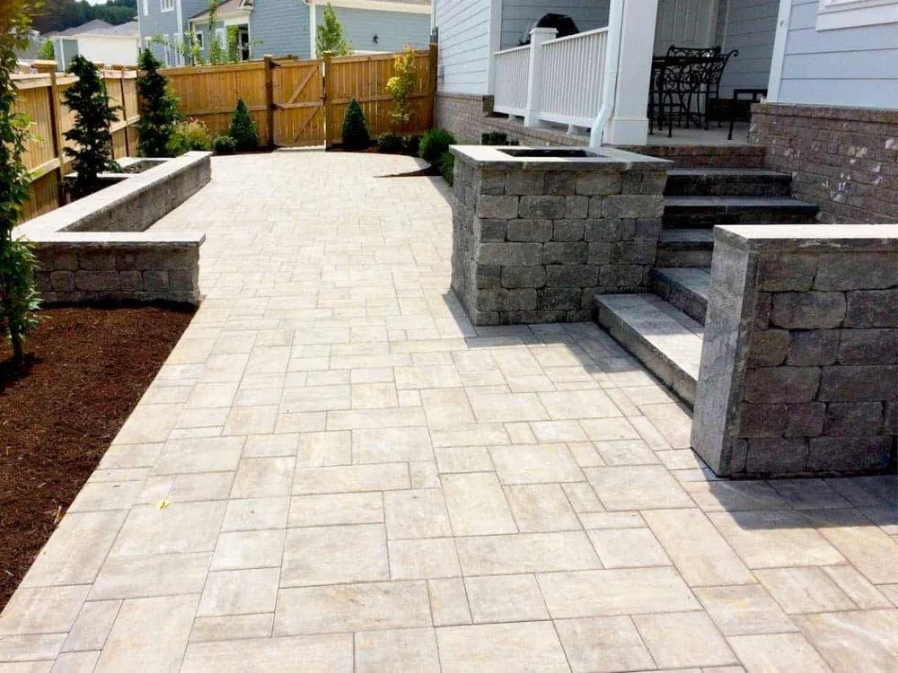 Professional lawn mowing service experts serving Franklin, TN - Creative Stone