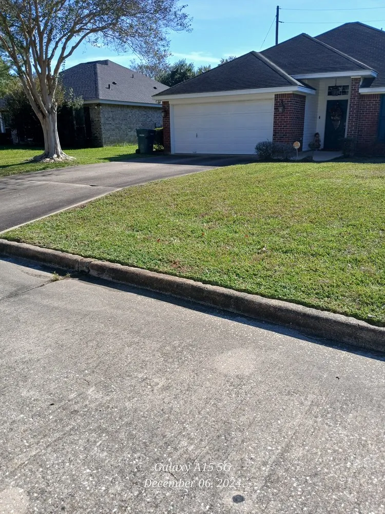 Affordable lawn mowing service in Beaumont, TX - Credentials Lawn Maintenance