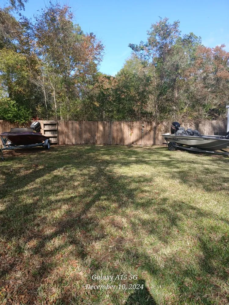 Custom lawn mowing service experts serving Beaumont, TX - Credentials Lawn Maintenance