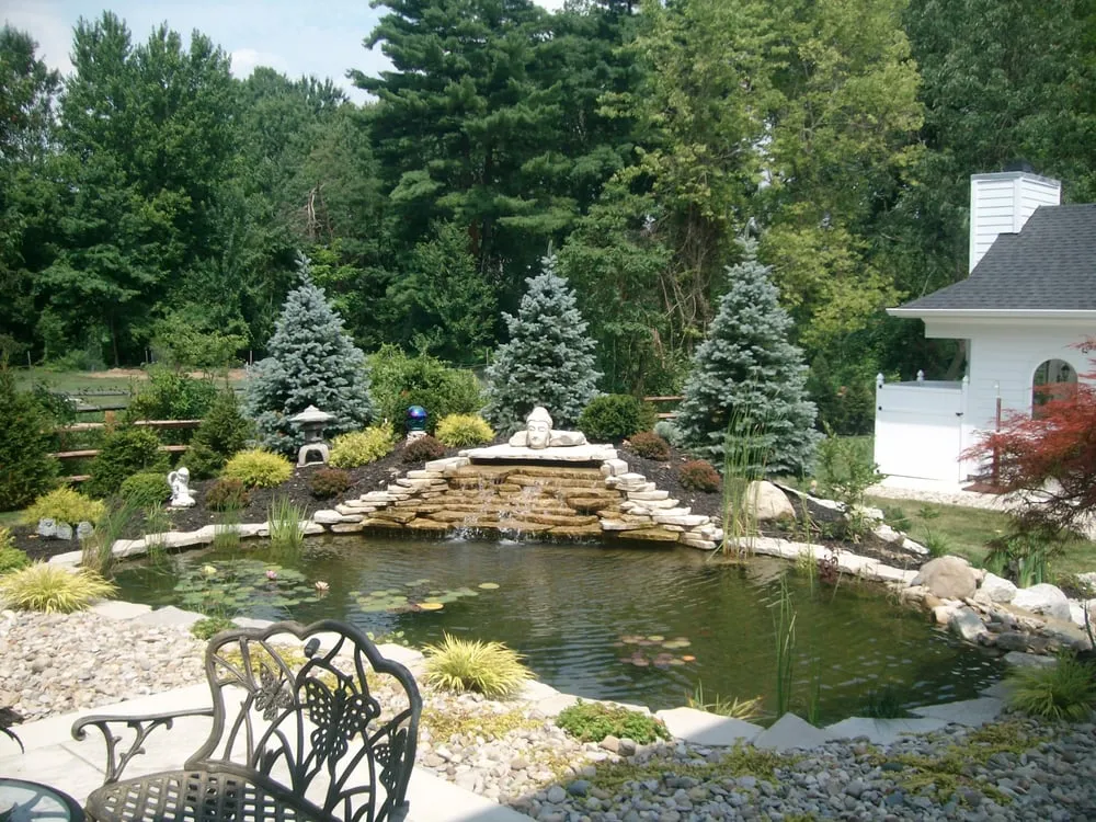 Local lawn care service experts serving Lebanon, OH - Creech's Lawn & Landscape Garden Center