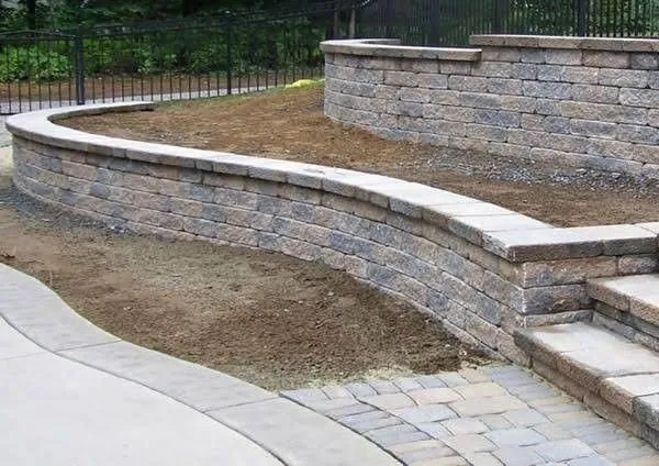 Custom outdoor landscaping in Aiken, SC by Creeds Hardscapes