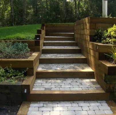 Creeds Hardscapes Logo