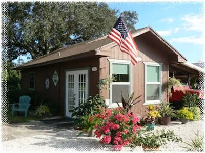 Reliable yard maintenance in Stuart, FL by Creek Nursery