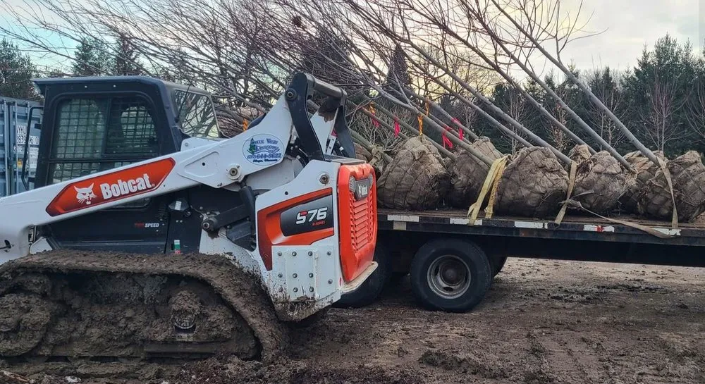 Custom residential landscaping experts serving Slinger, WI - Creek View Landscape