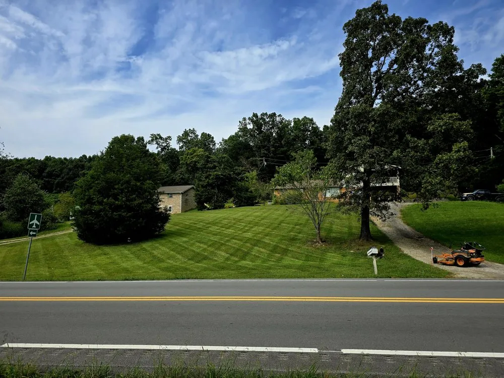 Reliable landscape installation experts serving Williamsburg, KY - Creekside Cuts