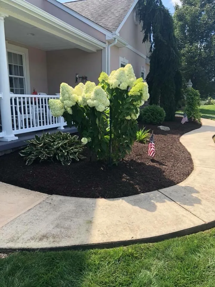 Trusted garden landscaping in Manchester, PA by Creekside Lawn & Landscaping