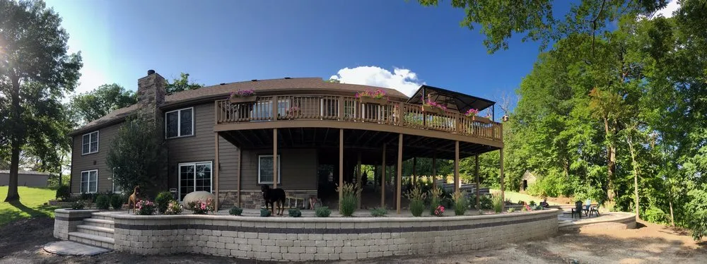 Top-rated yard cleanup service experts serving Crown Point, IN - Creekside Outdoor Living