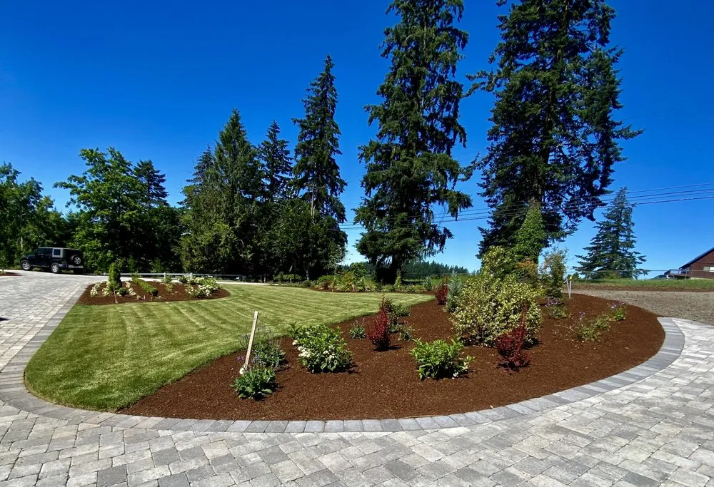 Local outdoor landscaping in Tualatin, OR by CreekView Landscape