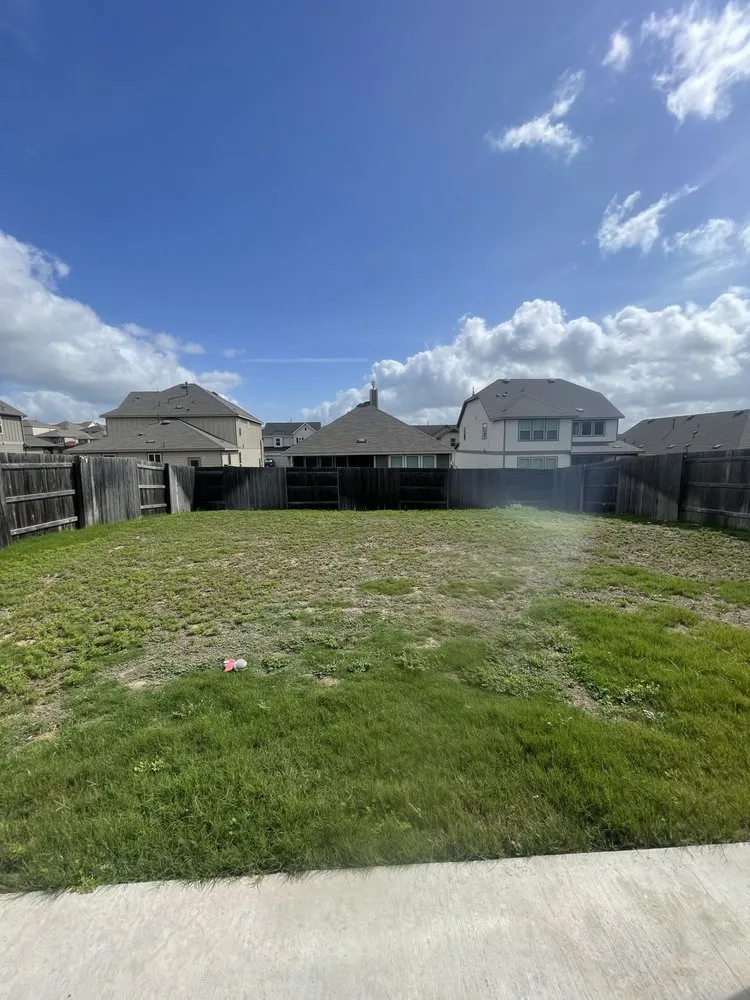 Top-rated landscaping services in Cedar Creek, TX by Creekwood Lawn & Landscaping