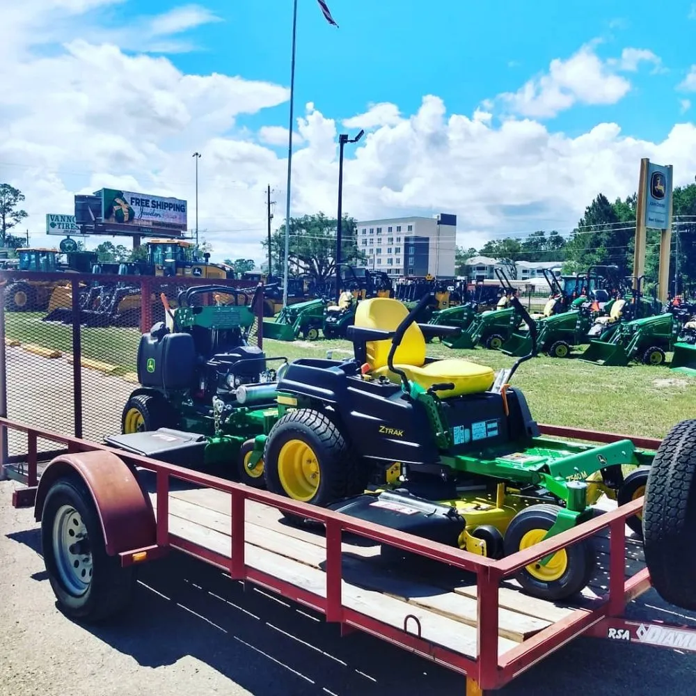 Affordable yard cleanup service in Cantonment, FL by Creekwood Lawns