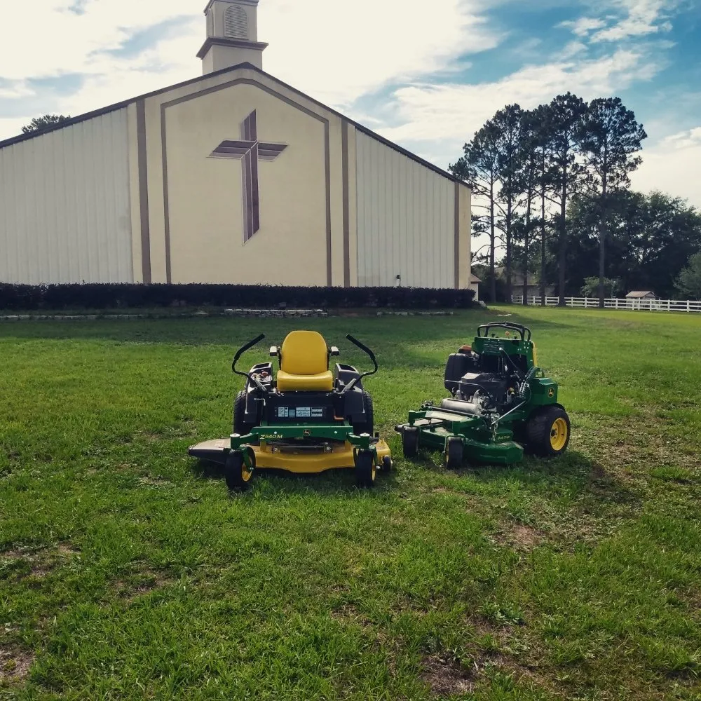 Custom yard cleanup service in Cantonment, FL - Creekwood Lawns