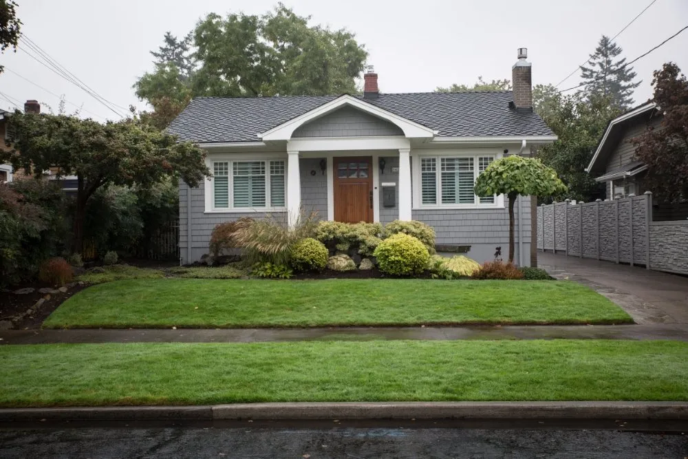 Local lawn mowing service in Cantonment, FL by Creekwood Lawns