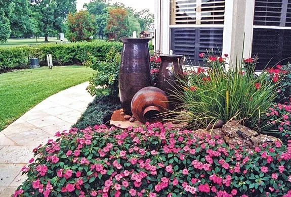 Professional lawn mowing service experts serving Sugar Land, TX - Crenshaw Landscapes