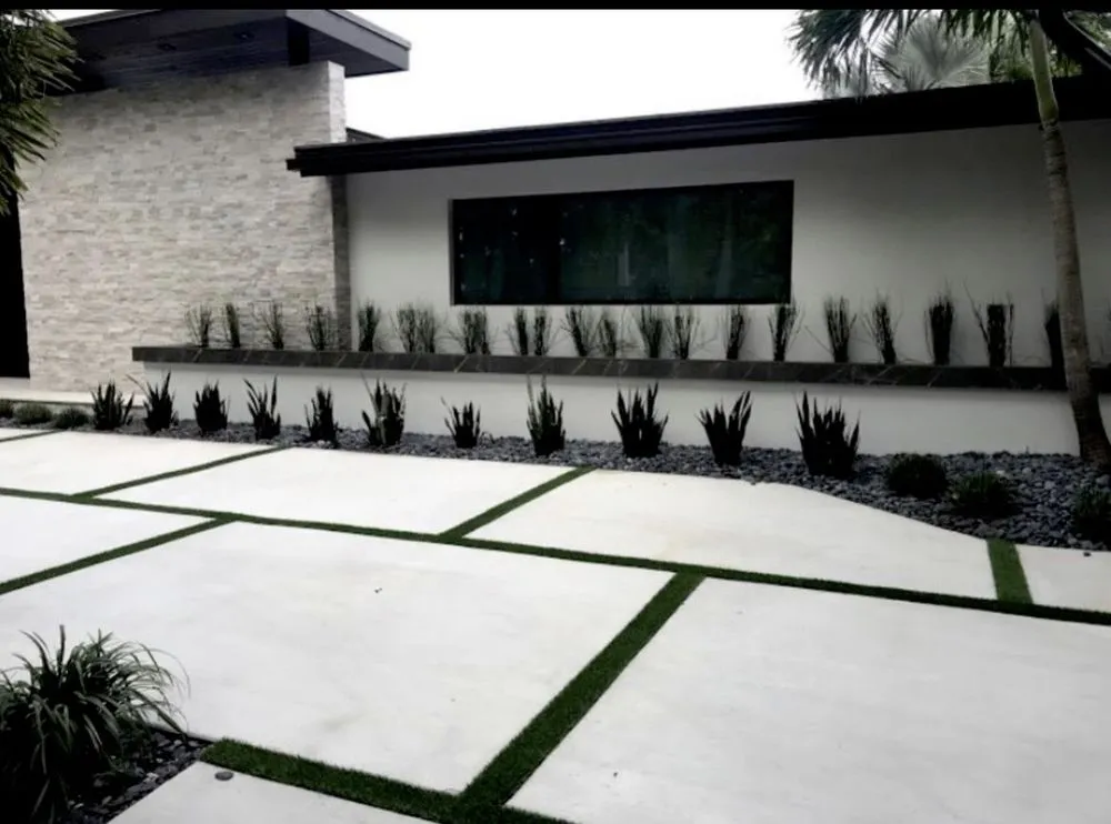 Trusted lawn care service experts serving Pompano Beach, FL - Crespo’s Complete Maintenance