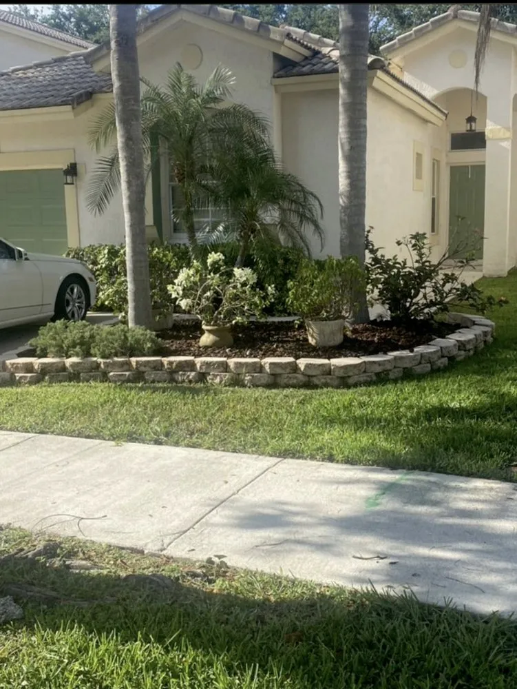Top-rated lawn mowing service experts serving Pompano Beach, FL - Crespo’s Complete Maintenance