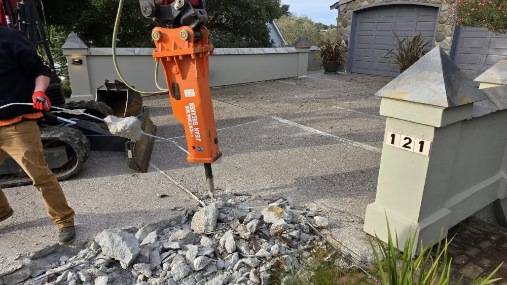 Reliable lawn mowing service for year-round maintenance across Santa Cruz, CA - Crestline Construction