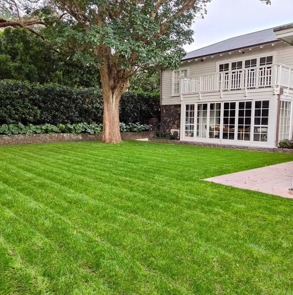 Local lawn care service in Chicago, IL - Crestline Lawn Services