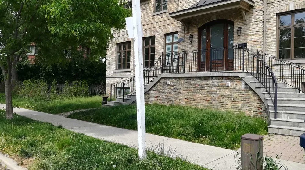 Custom yard maintenance experts serving Chicago, IL - Crestline Lawn Services